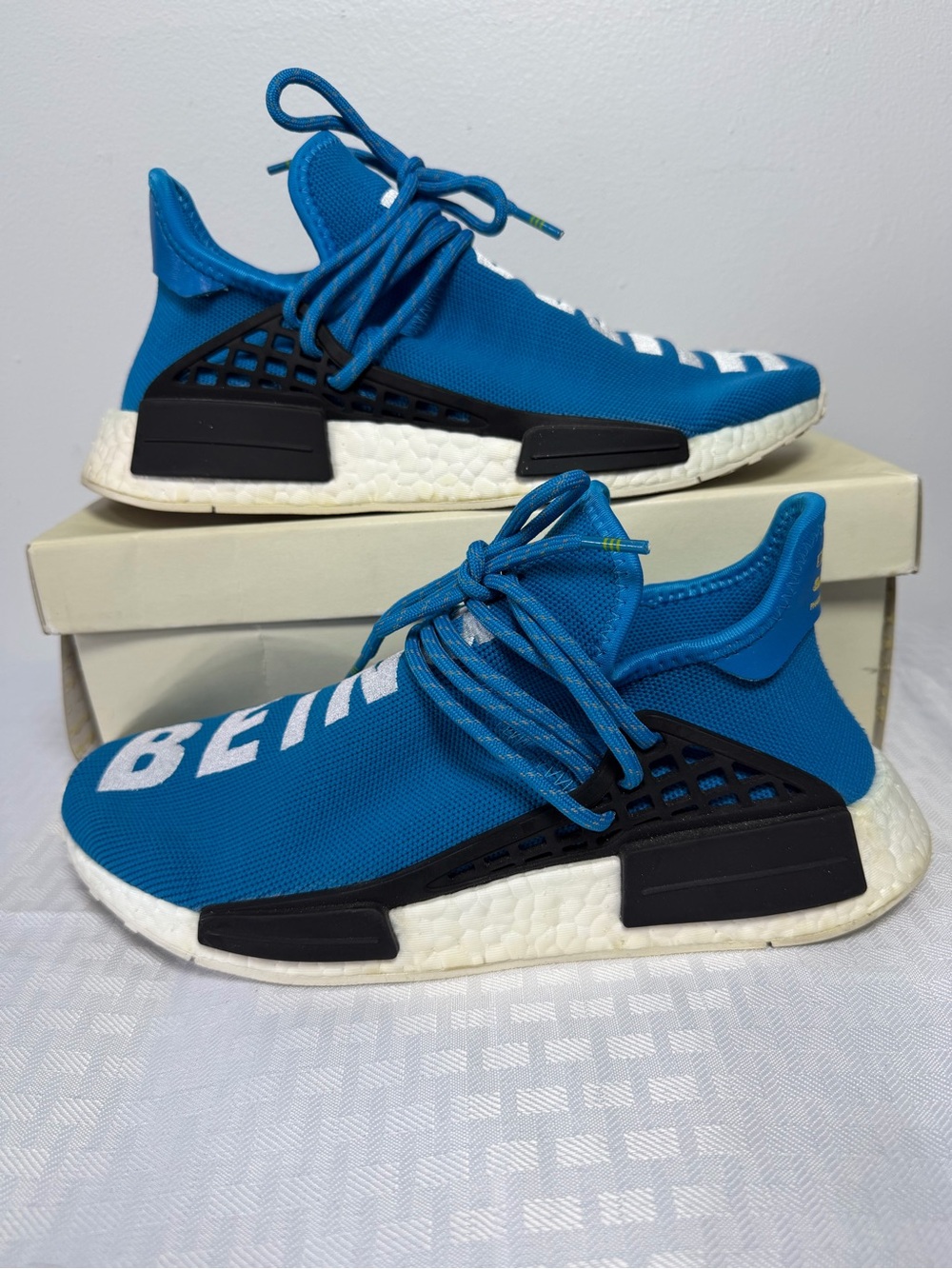 ADIDAS NMD HU USED SIZE 8 PHARRELL HUMAN RACE SHARP BLUE WHITE BB0618